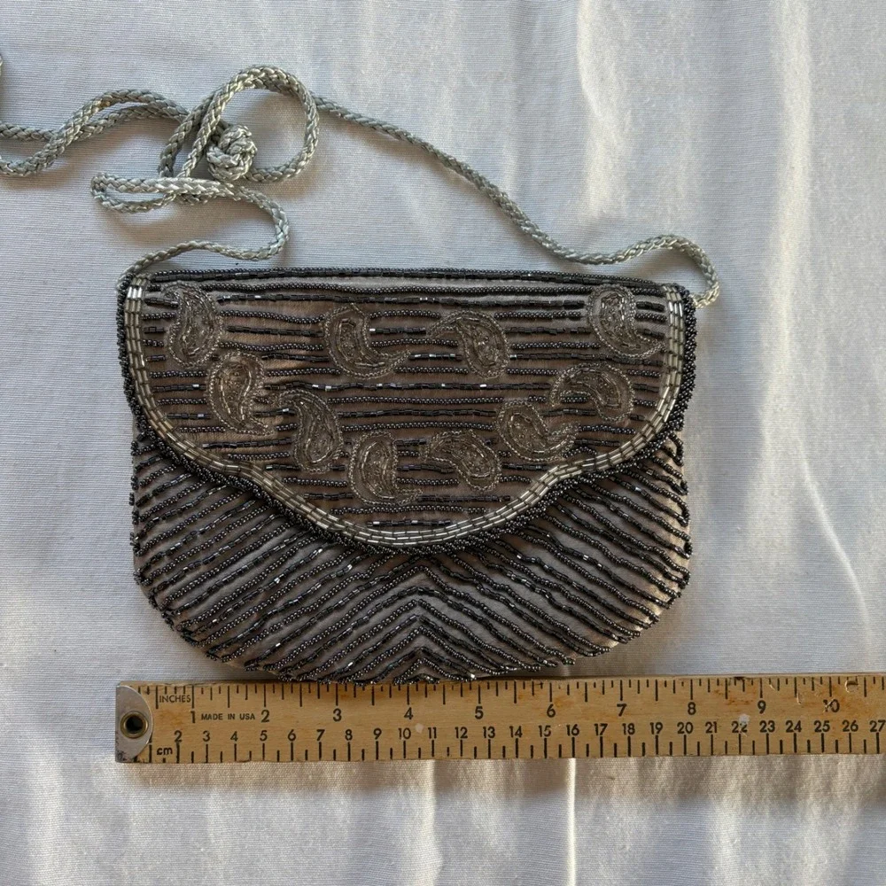La Regale LTD Beaded Paisley Clutch‎ Evening Bag Silver Chain Handmade Macau